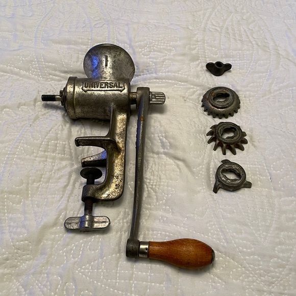 Vintage Antique UNIVERSAL No. 1 Cast Iron Hand Crank Meat Grinder Food Chopper - Picture 3 of 8